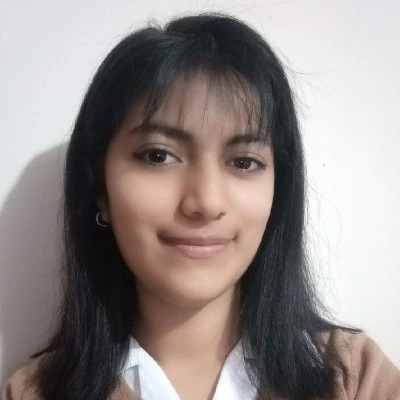 Wendy Cueva - Full Stack Developer en Scalanze, especializada en sitios web de alta conversión y SEO técnico