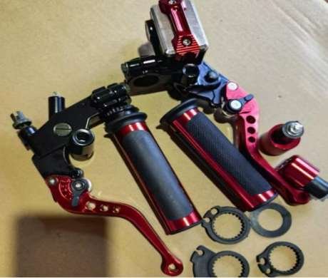 Kit Bomba de Freno Hidráulica + Manigueta + Puños CNC